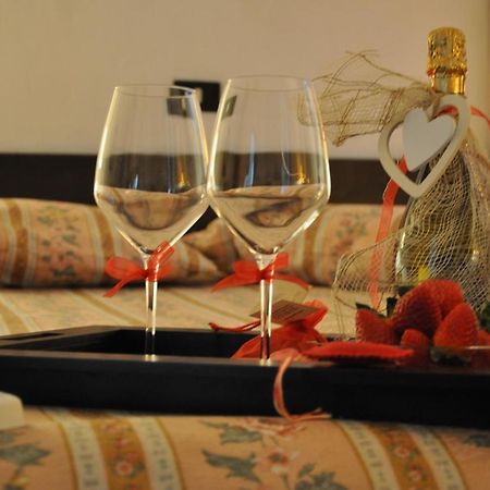 Sembenini Palace Riva Zewnętrze zdjęcie