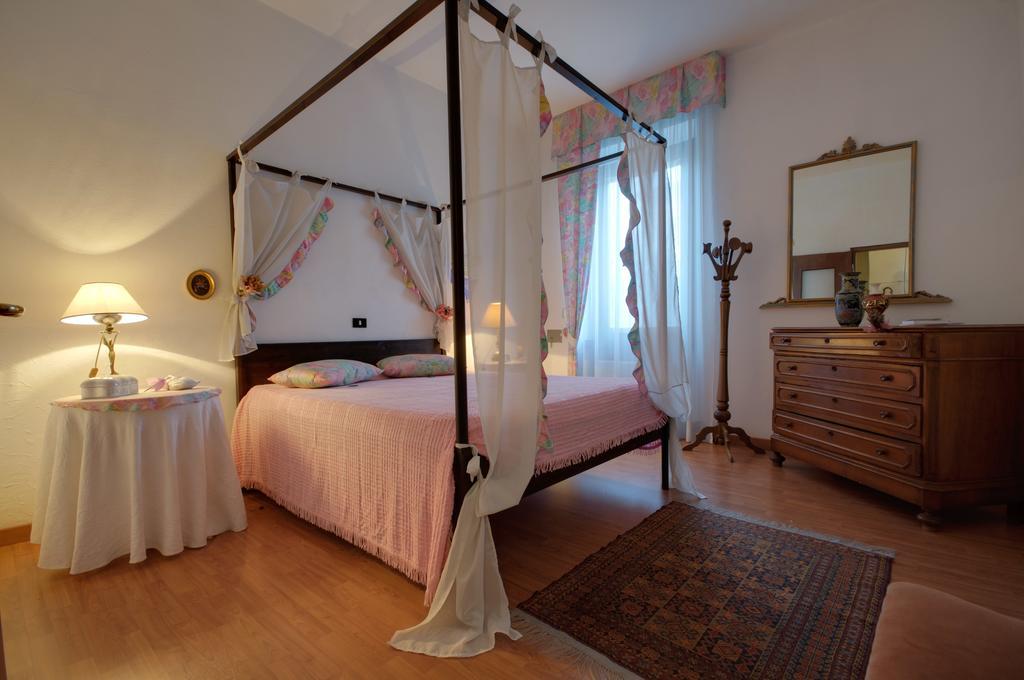 Sembenini Palace Riva Pokój zdjęcie